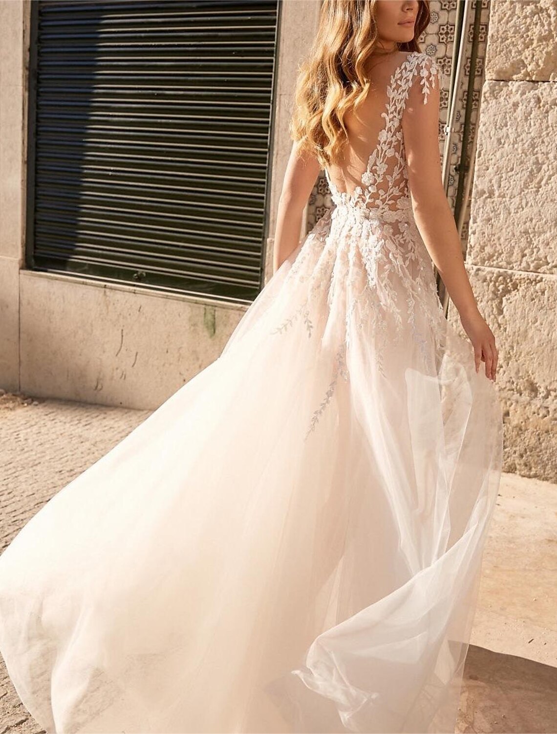 Wholesale Beach Boho Wedding Dresses A-Line Boat Neck Sleeveless Floor Length Organza Bridal Gowns With Flower Solid Color